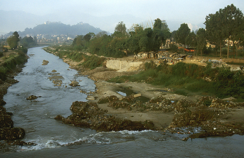 35_Vishnumati, 1 van de rivieren door Kathmandu.jpg